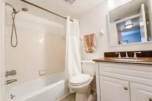 3362 Lake Bayshore Dr, Bradenton, FL 34205 - Photo 31