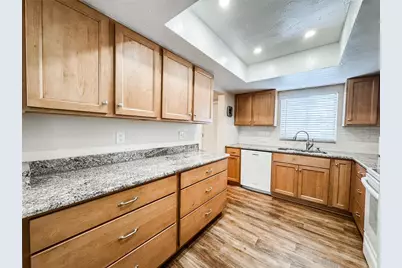 3362 Lake Bayshore Drive #P214, Bradenton, FL 34205 - Photo 7