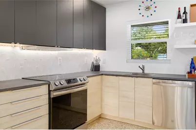 3402 S School Avenue, Sarasota, FL 34239 - Photo 17