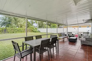 4333 Charing Cross Rd, Sarasota, FL 34241 - Photo 13