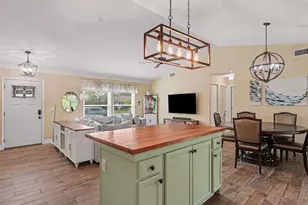 4333 Charing Cross Rd, Sarasota, FL 34241 - Photo 9