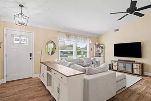 4333 Charing Cross Rd, Sarasota, FL 34241 - Photo 5