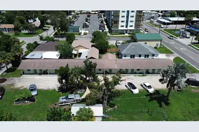 2405 10th Street W, Bradenton, FL 34205 - Photo 1