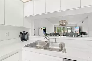 431 Cerromar Ln, Venice, FL 34293 - Photo 9