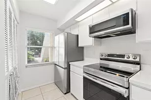 431 Cerromar Ln, Venice, FL 34293 - Photo 7