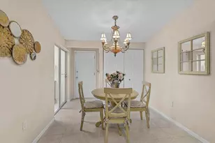 4238 Caddie Dr E, Bradenton, FL 34203 - Photo 9