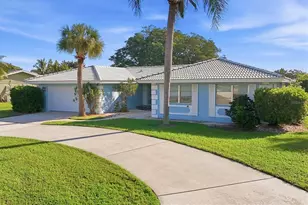 2243 Brookhaven Dr, Sarasota, FL 34239 - Photo 5