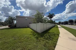 17103 White Mangrove Dr, Wimauma, FL 33598 - Photo 3