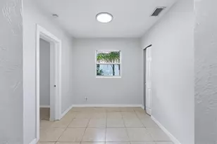 4620 Violet Ave, Sarasota, FL 34233 - Photo 11