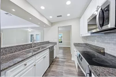 6993 Country Lakes Circle, Sarasota, FL 34243 - Photo 11