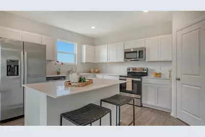11387 Lake Louisa Terrace, Sarasota, FL 34241 - Photo 5