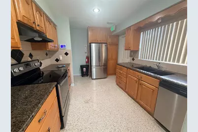 3111 26th Street W, Bradenton, FL 34205 - Photo 5