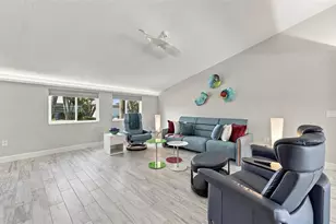 120 Whispering Sands Dr, Sarasota, FL 34242 - Photo 11