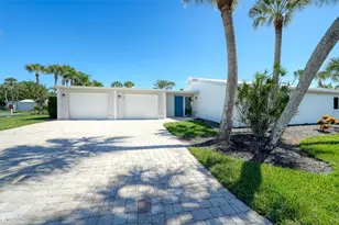 120 Whispering Sands Dr, Sarasota, FL 34242 - Photo 5