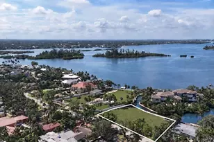 546 Freeling Dr, Sarasota, FL 34242 - Photo 5