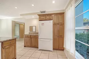 4380 Exeter Dr, Longboat Key, FL 34228 - Photo 13