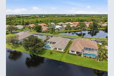 4956 Bridgehampton Boulevard, Sarasota, FL 34238 - Photo 11