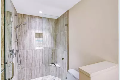 1211 Gulf Of Mexico Drive #302, Longboat Key, FL 34228 - Photo 23