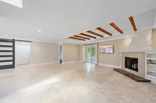 2499 Hillview St, Sarasota, FL 34239 - Photo 7