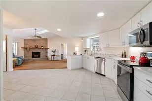 5628 Cynthia Ln, Sarasota, FL 34235 - Photo 11