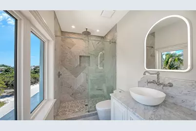 6529 Gulfside Road, Longboat Key, FL 34228 - Photo 25