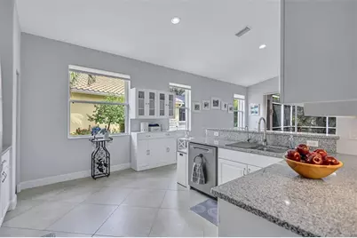 6311 43rd Court E, Sarasota, FL 34243 - Photo 23