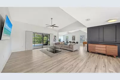 5744 Augusta Circle, Sarasota, FL 34238 - Photo 5