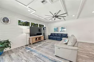 432 W Gate Dr, Venice, FL 34285 - Photo 7