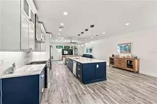 432 W Gate Dr, Venice, FL 34285 - Photo 15