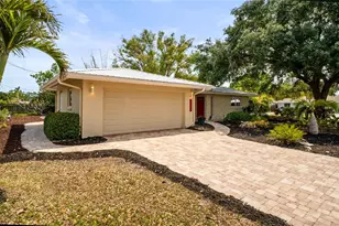 6512 Bowline Dr, Sarasota, FL 34231 - Photo 1