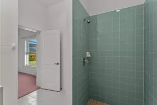 5121 Palm Aire Dr, Sarasota, FL 34243 - Photo 33