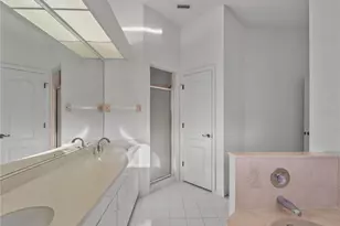 5121 Palm Aire Dr, Sarasota, FL 34243 - Photo 29