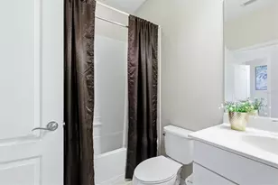 8115 Miramar Way, Lakewood Ranch, FL 34202 - Photo 27