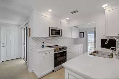 214 Hourglass Way #V-4, Sarasota, FL 34242 - Photo 9