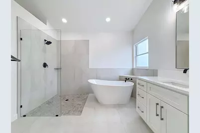 4190 Westbourne Circle, Sarasota, FL 34238 - Photo 15