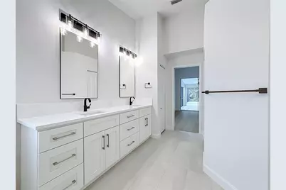 4190 Westbourne Circle, Sarasota, FL 34238 - Photo 17
