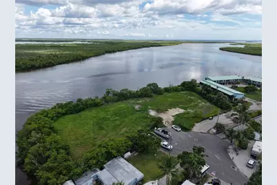 613 E Palm Avenue, Goodland, FL 34140 - Photo 15