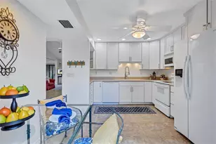1637 Brookhouse Ct, Sarasota, FL 34231 - Photo 11