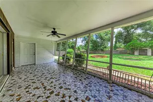 319 20th St E, Bradenton, FL 34208 - Photo 37