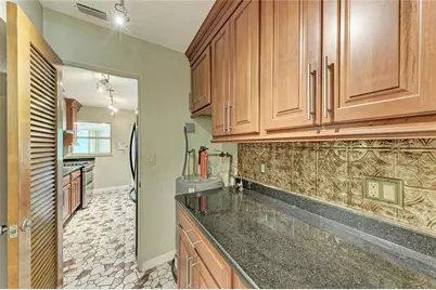 319 20th Street E, Bradenton, FL 34208 - Photo 19