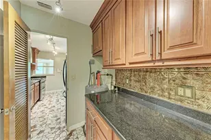 319 20th St E, Bradenton, FL 34208 - Photo 19