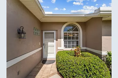 5204 Mahogany Run Avenue, Sarasota, FL 34241 - Photo 3