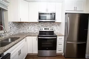 3710 Lake Bayshore Dr, Bradenton, FL 34205 - Photo 5