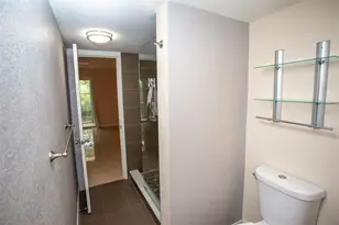 3710 Lake Bayshore Dr, Bradenton, FL 34205 - Photo 17