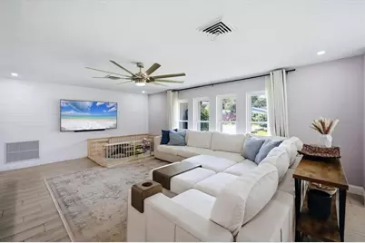 5605 Sawgrass Road, Sarasota, FL 34232 - Photo 7
