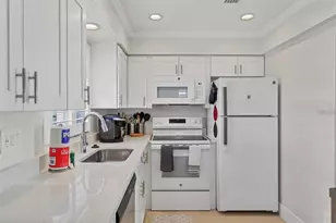 5830 Midnight Pass Rd, Sarasota, FL 34242 - Photo 9