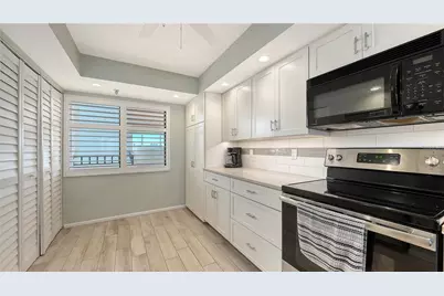 4525 Gulf Of Mexico Drive #204, Longboat Key, FL 34228 - Photo 7