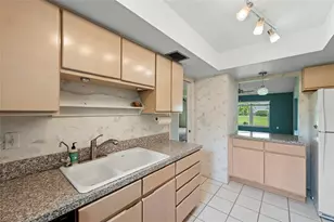 4329 Brittany Ln, Sarasota, FL 34233 - Photo 11
