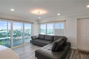 633 Alhambra Rd, Venice, FL 34285 - Photo 9