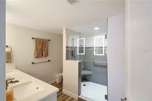 633 Alhambra Rd, Venice, FL 34285 - Photo 47